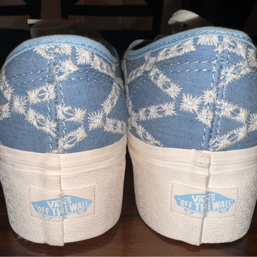 Nwot Vans Authentic Stackform Sneaker - image 2